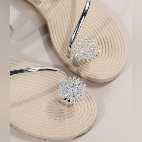 Women's Casual Lightweight Solid Color Flat Sandals - Picture 6 of 7